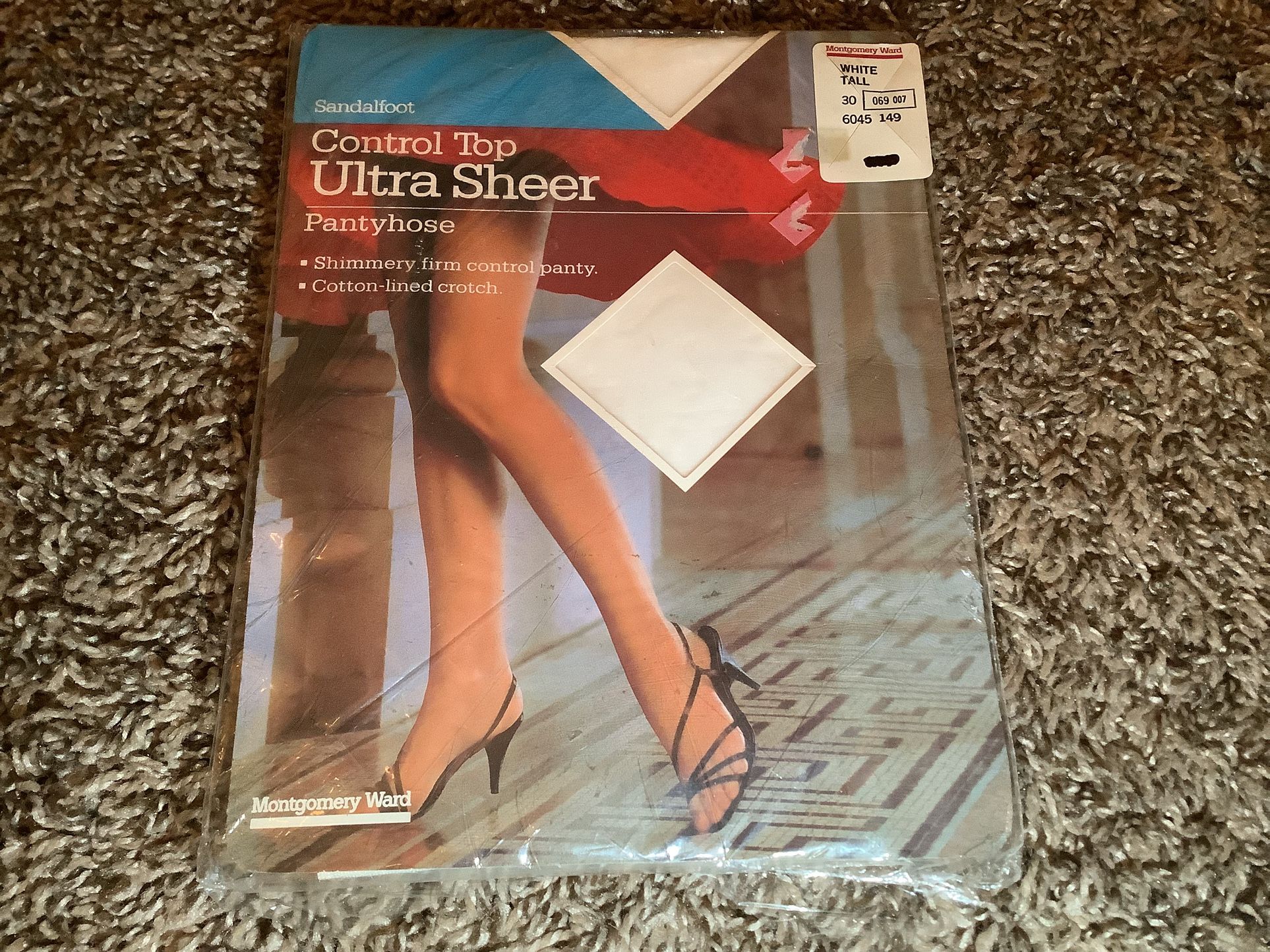Vintage Montgomery Ward shimmery ultra sheer pantyhose, white, size: Tall