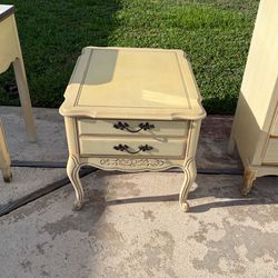 Dressers/Make-up Table