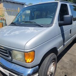 2004 Ford Econoline