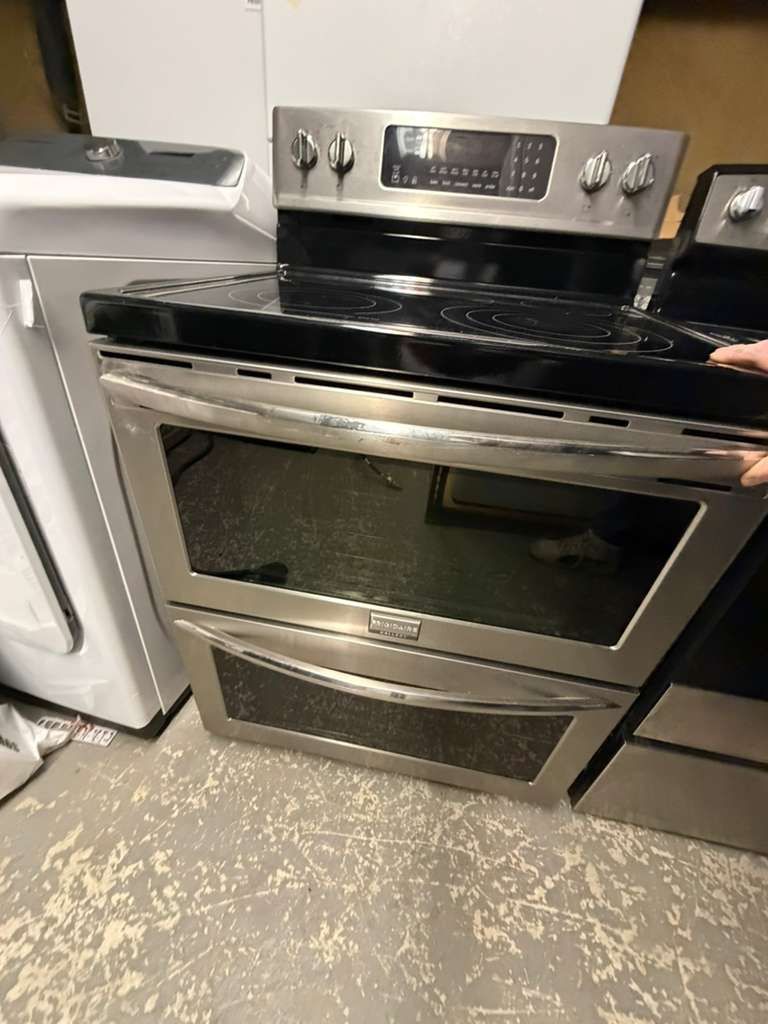🔥 FRIGIDAIRE ELECTRIC DOUBLE OVEN RANGE — 220V 🔥iPlushop