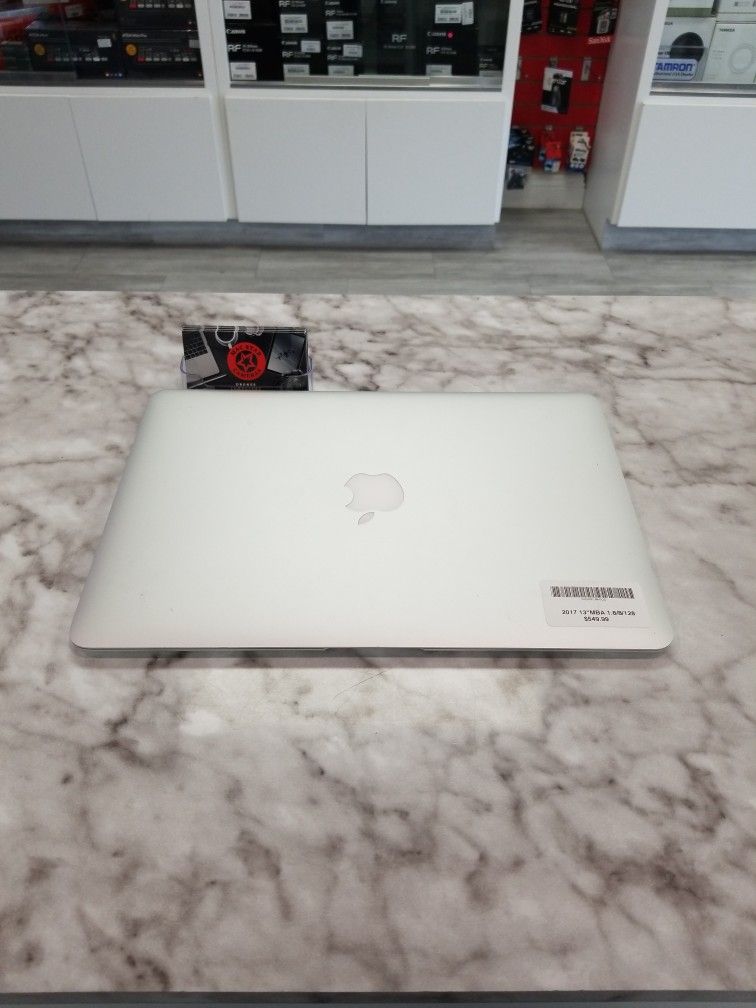 2017 13" Macbook Air 1.8/8/128 (Used)