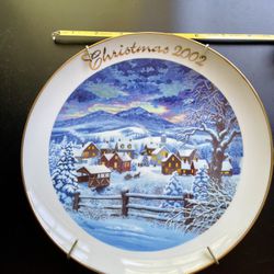 Tom Newsom For Avon Vintage 2002 Christmas Plate Come For The Holidays 22K Trim