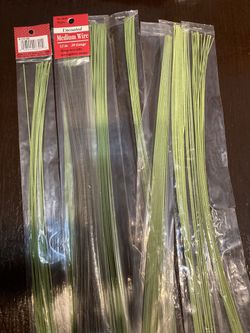  8 Packages of Clothed and Unclothed Wire For Arts and Crafting - 8 Paquetes De Alambre Forrado y no Forrado