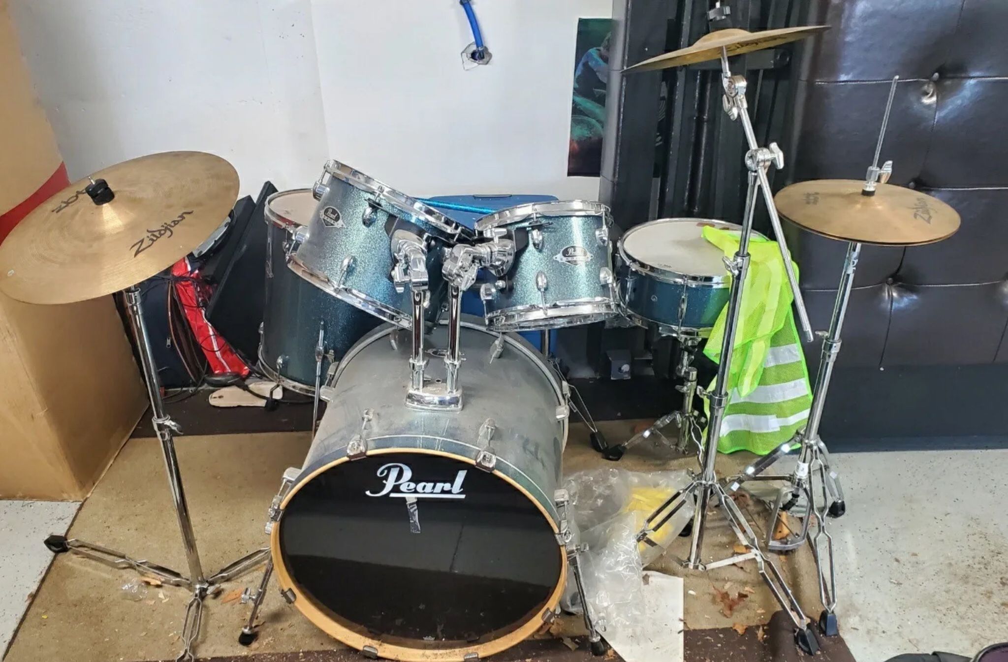 Pearl 11 piece Complete Drum Set with Cymbals - Rock - Aqua Blue Glitter