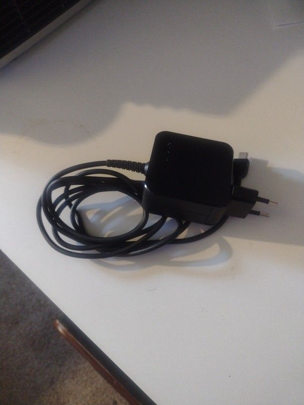 Lenovo Plug Adapter 