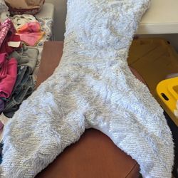 Max studio mermaid tail blanket 22x 56 long Baby Blue with sequins