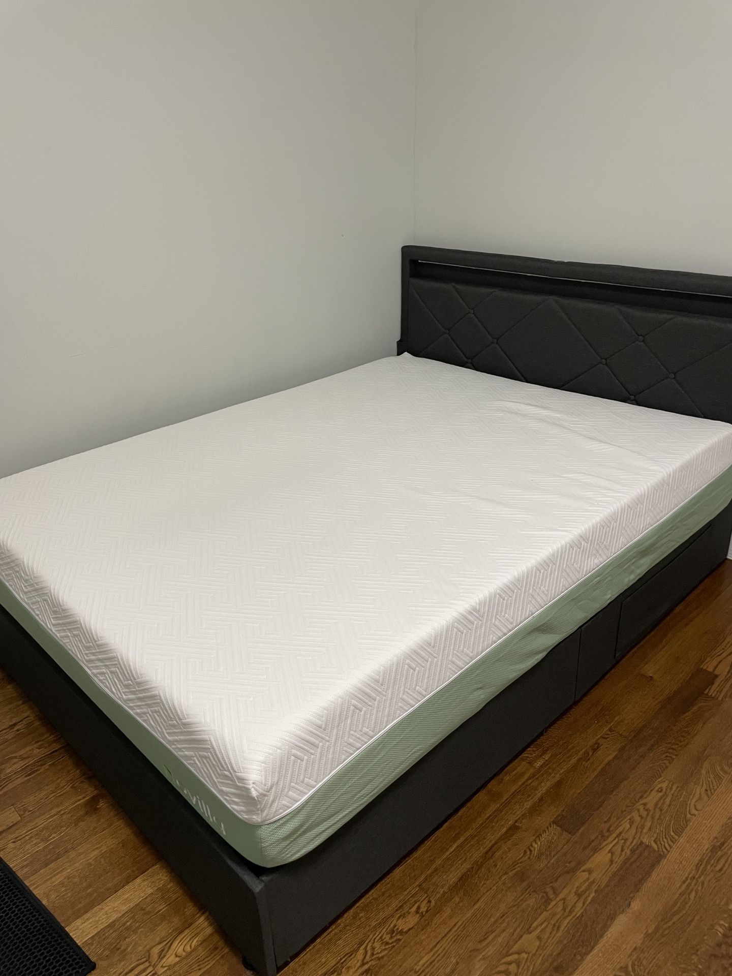 Queen size Gray fabric bed frame and mattress