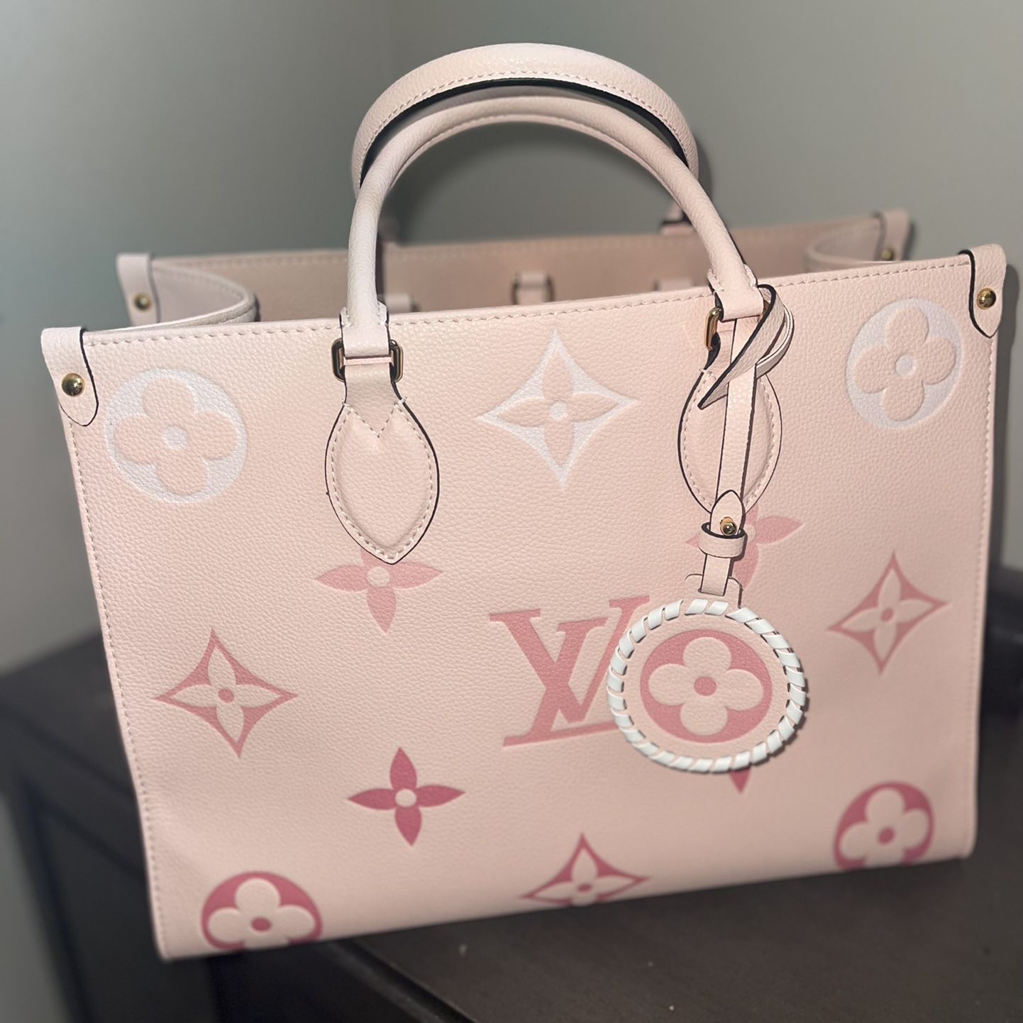 Louis Vuitton Mahina Babylone PM Magnolia Handbag, Barely Used for Sale in  San Diego, CA - OfferUp