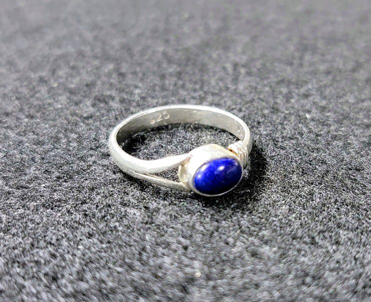 Old Pawn Style Blue Lapis Ring Size 6 Weighs 1.9 Grams Stamped 925