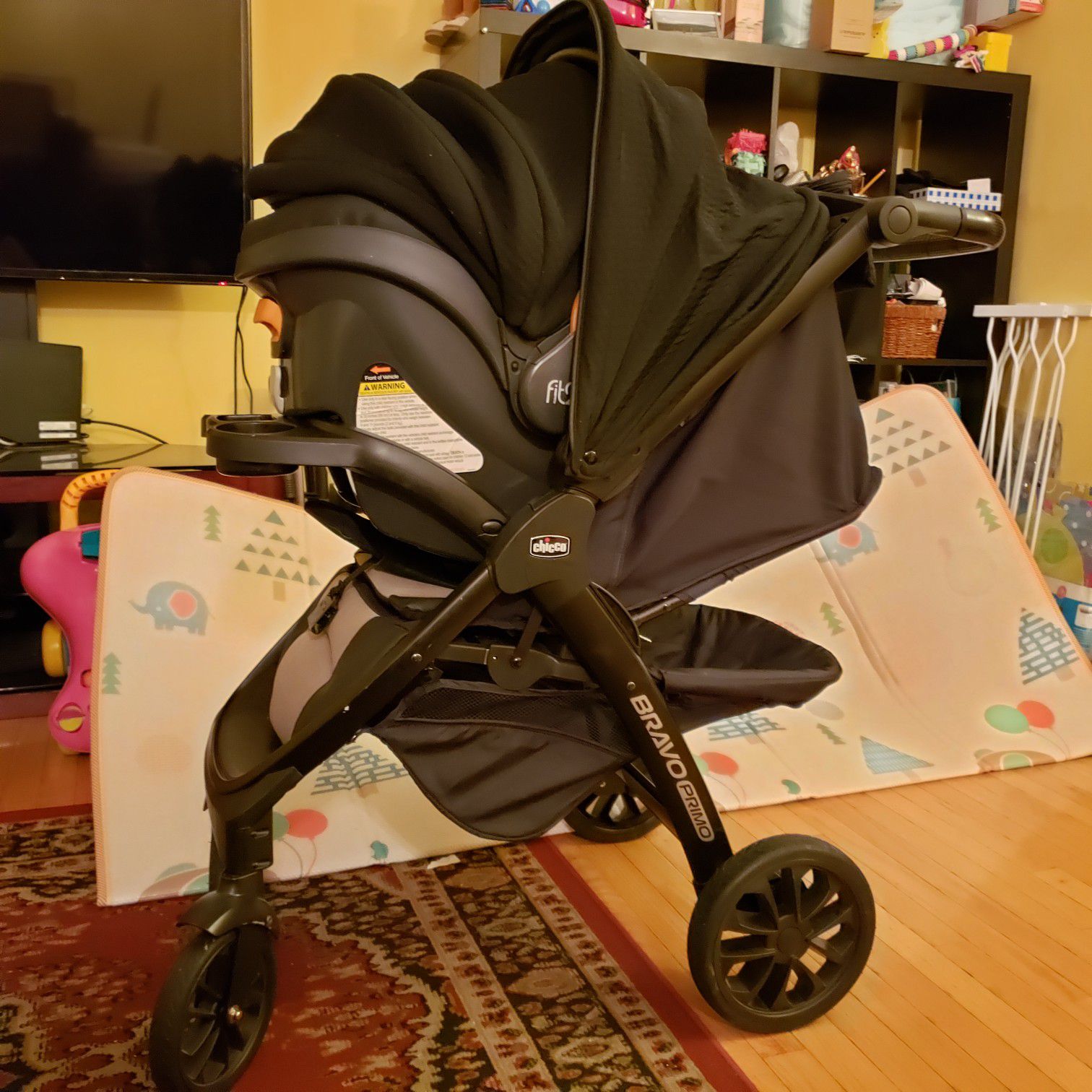 Chicco Bravo Primo Trio Travel System - stroller and fit2 carseat