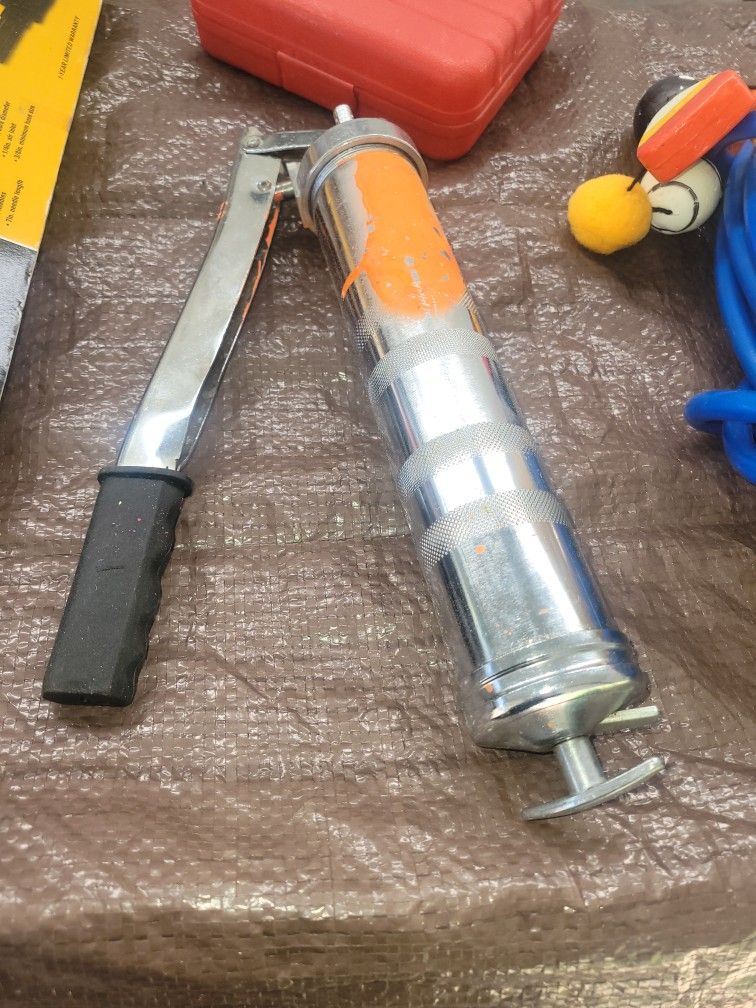 Rough Nevk Pistol Level Grease Gun