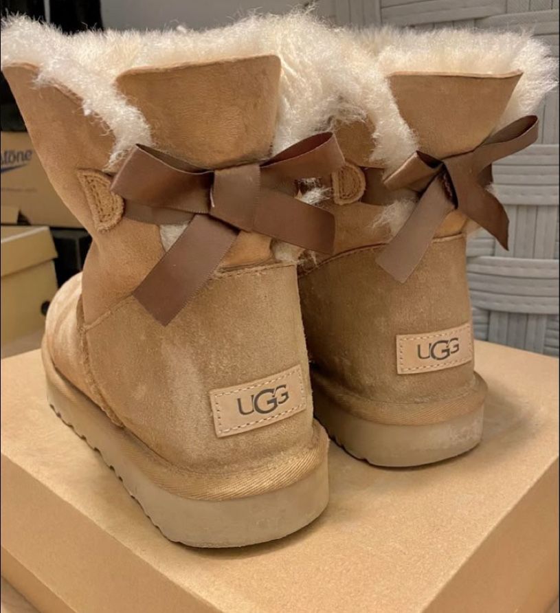 Mini Bailey Bow Uggs II