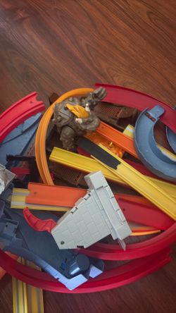 Hotwheels track and cars take all