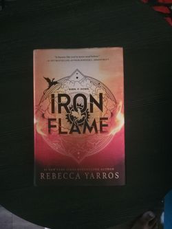 Iron Flame by Rebecca Yarros Hardcover