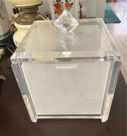 Lucite 9” Acrylic Ice  Bucket with Lid