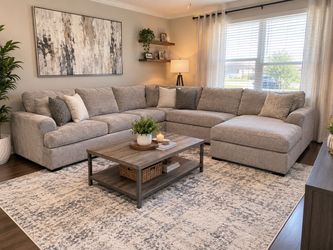 Modern Gray Sectional Sofa with Chaise – Spacious & Comfortable!