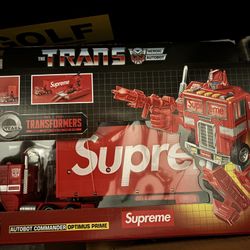 Supreme Transformers G1 Optimus Prime Figure