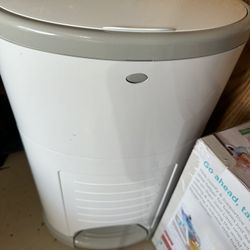 Dekor Diaper Pail 