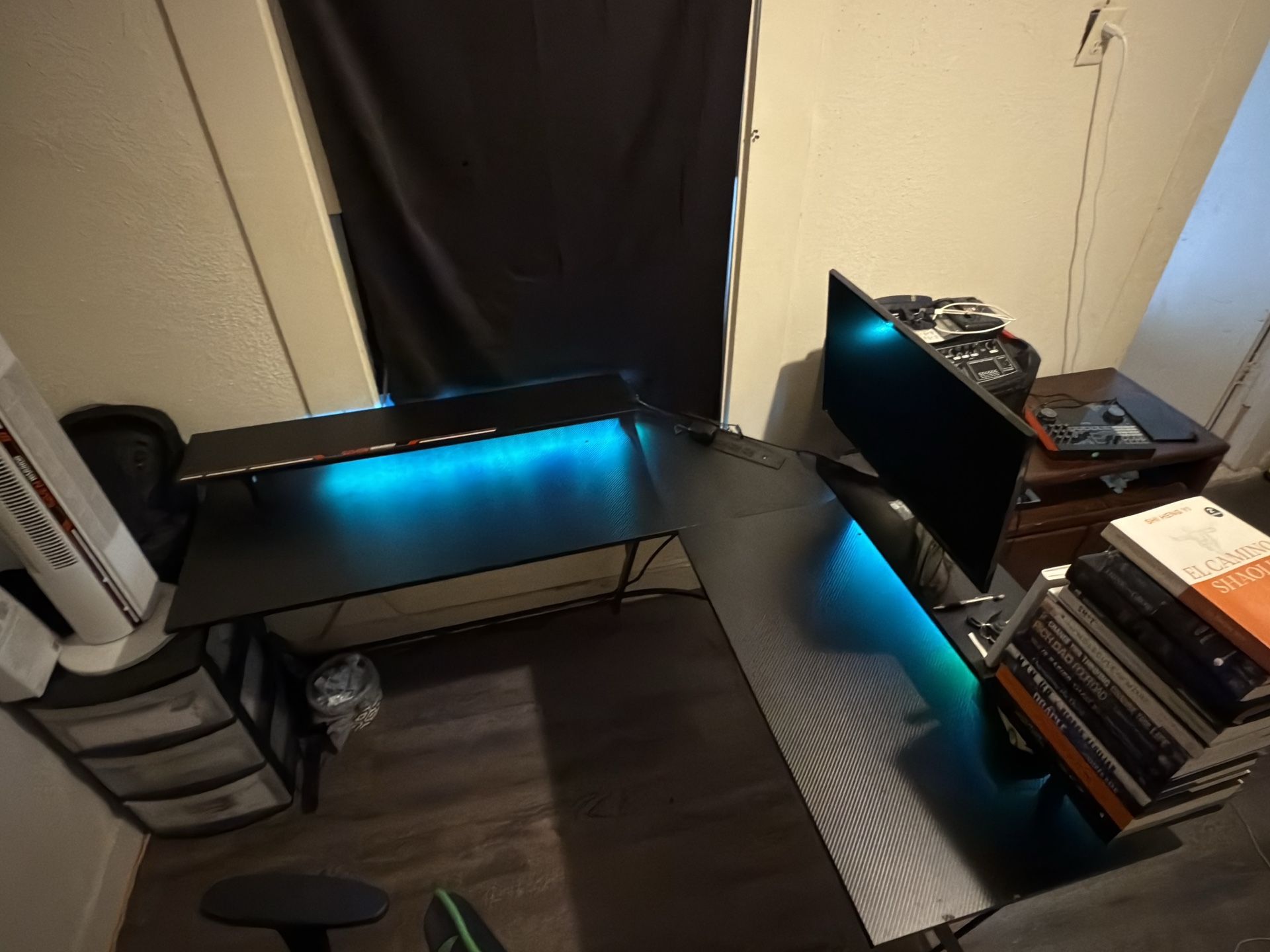 L- Shape Desk And Chair 