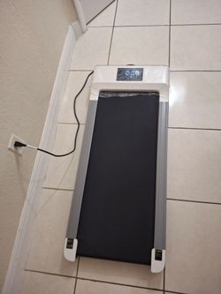 Treadmill. Brand new, never used. Cinta Caminadora nueva, nunca se usó