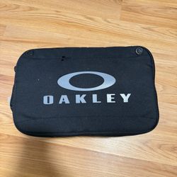 Oakley Case  Assorted Goggles