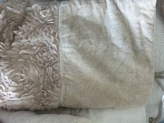 Gorgeous 100% Cotton Decorative Dimensional Floral Design towel, Beige