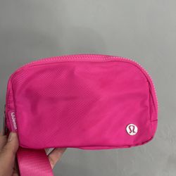 lululemon belt bag