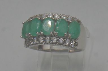 925 STERLING SILVER RING SIZE 7 5 GRAMS W 5 OVAL GREEN STONES AND CZS. 892036-1.