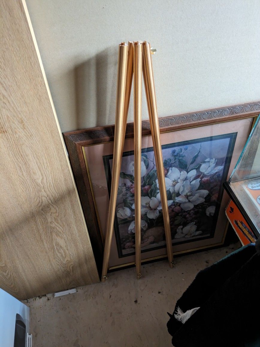 Easel