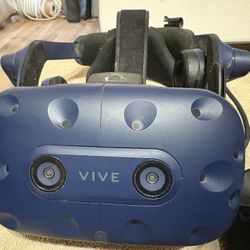 HTC Vive Pro v1.0 - 2x Base Stations - 2x-controllers - LINK Box