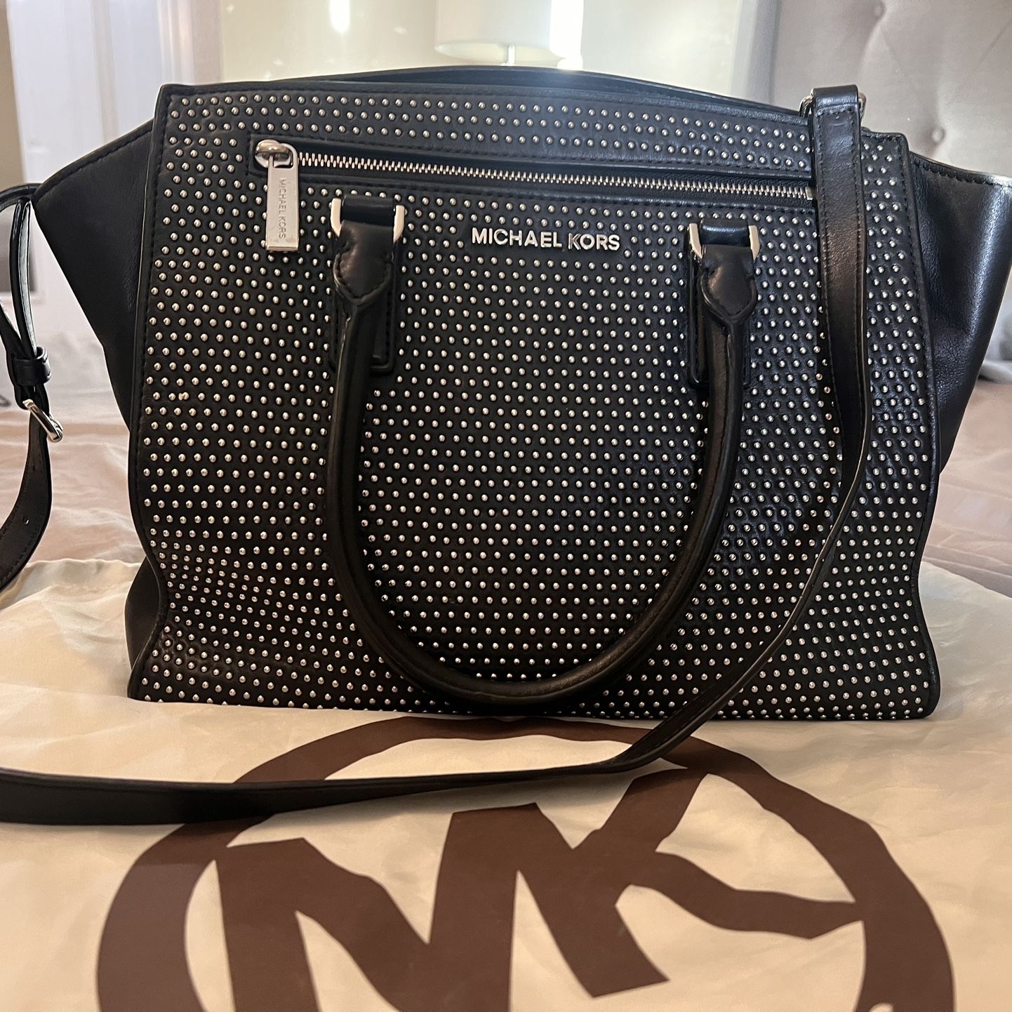 Michael Kors Black Purse for Sale in Pembroke Pines, FL - OfferUp