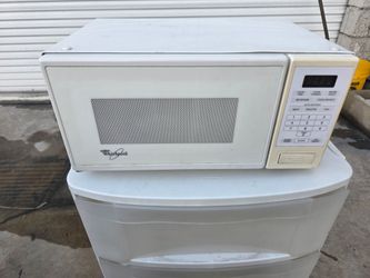 Small Microwave 18x12x9 at $25