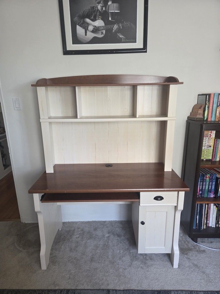 Realspace® Shore Mini Solutions Computer Desk With Hutch, Antique White