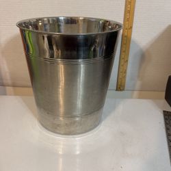 GARDEN BUCKET