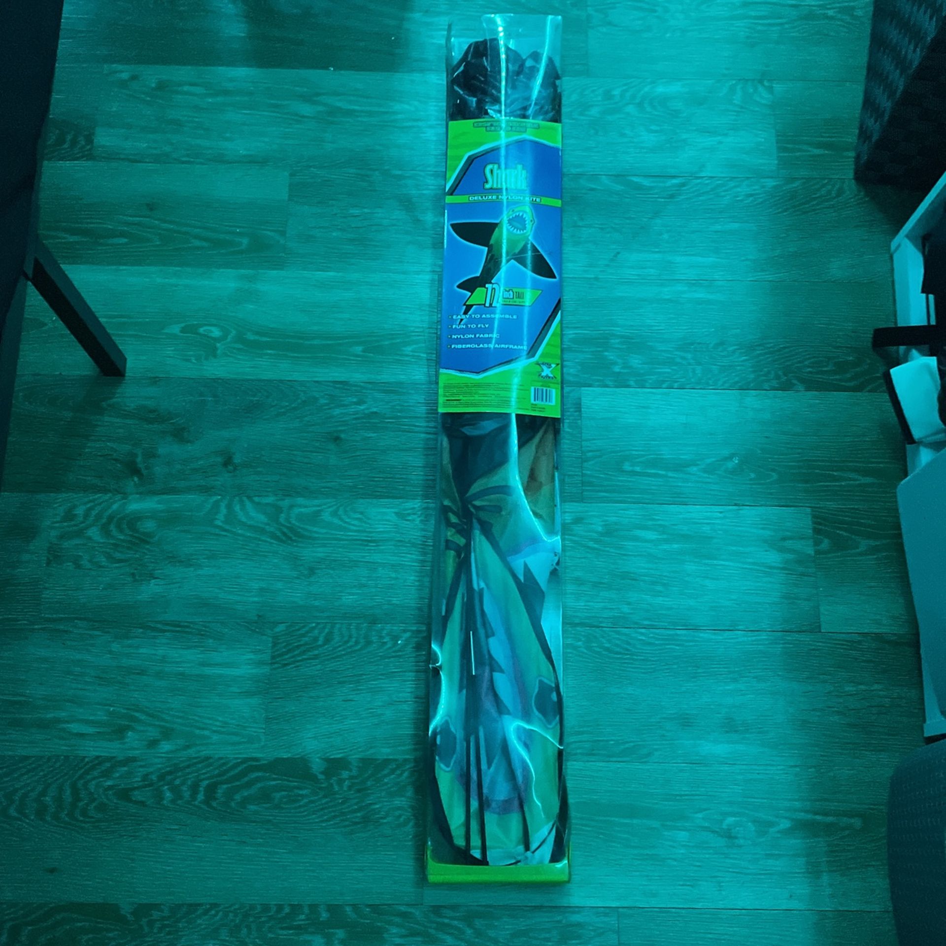Shark Deluxe Neon Kit Kite