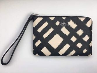 BRAND NEW NEVER USED Coach Wristlet