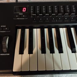 Novation Launchkey MK2 49-Key Controller.