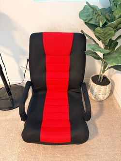 Foldable gaming chair