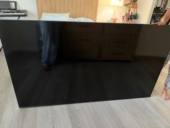 Hisense 85” Large Flat Screen TV