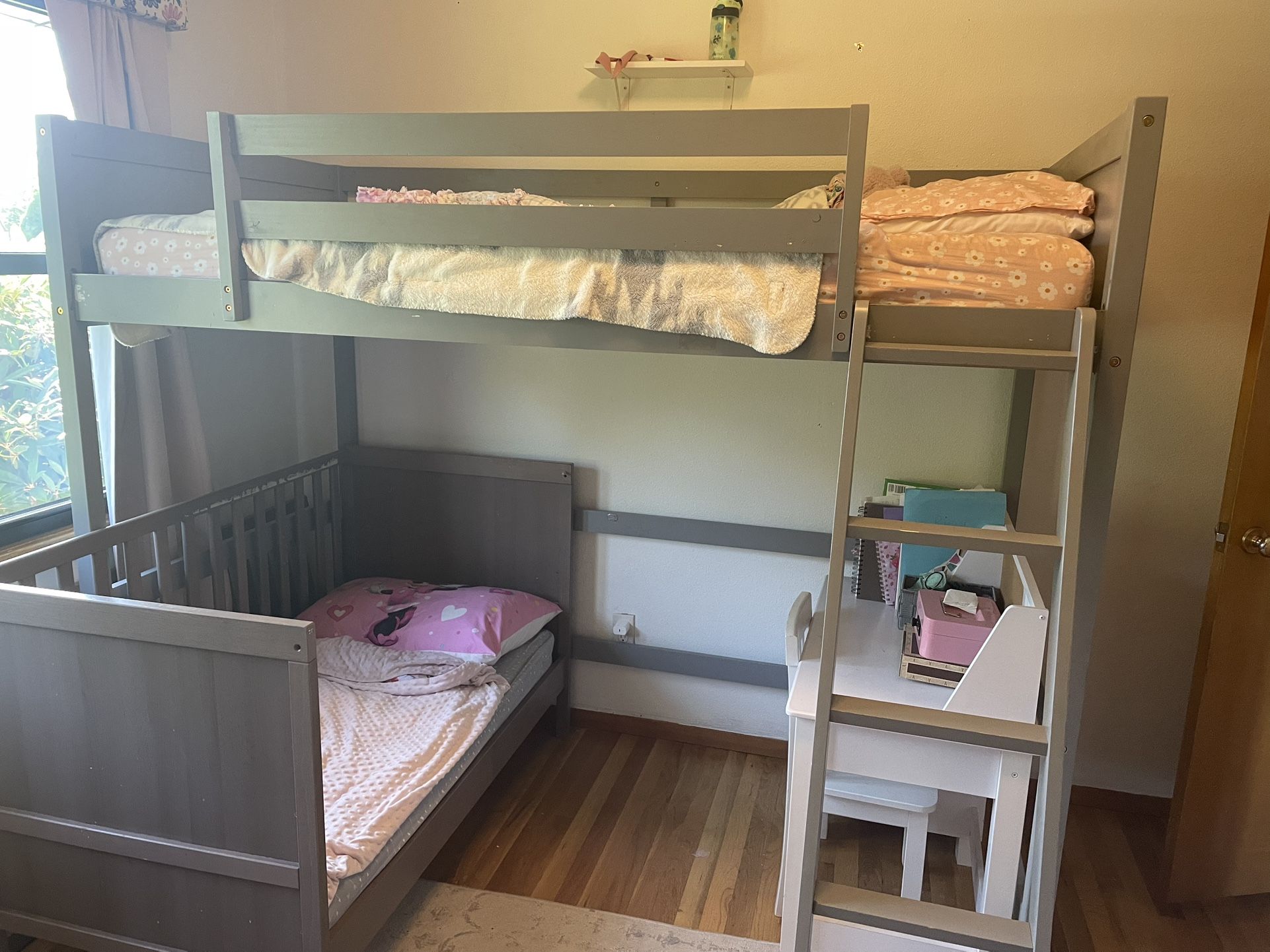 Twin loft bed