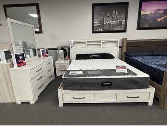 4PC King Bedroom Set w/ Storage