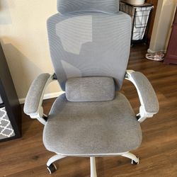Gray Office Chair With Footrest And Lumbar Pillow