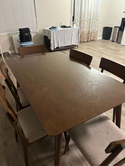 Kitchen Table w Chairs