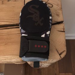 Blackout White Sox Sliding Glove