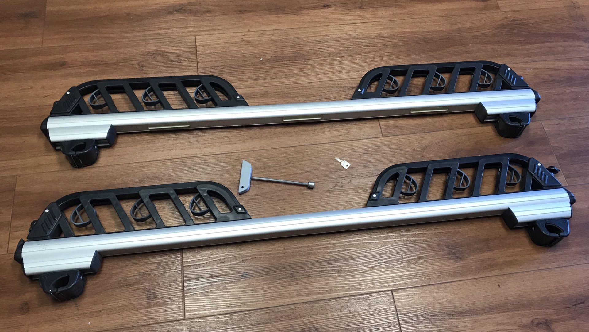 BMW ALUMINUM ROOF RAILS AND SKI RACK SET WITH SECRET KEYS 3 5 7 X3 X5