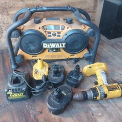 DeWalt 18V Cordless Radio Drill Charger and 4 Batteries