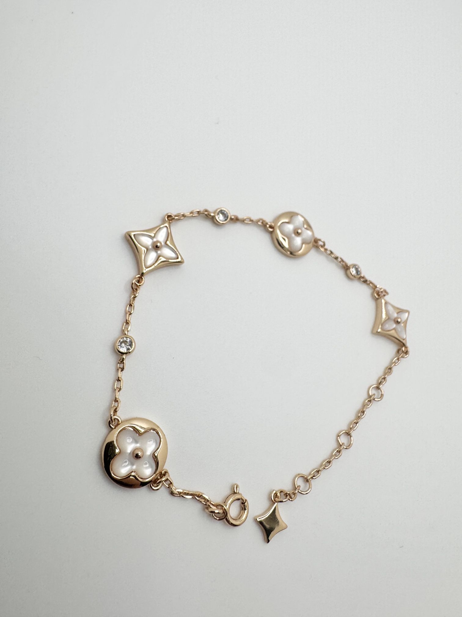 Louiees Vuitten bracelet nickel for Women 