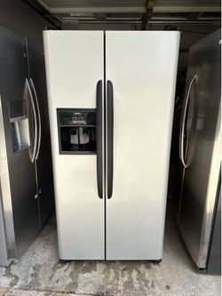 KENMORE 33 IN SIDE BY SIDE  REFRIGERATOR WORKING GREAT
