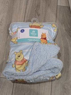 Disney blanket Winnie the Pooh and Mickey