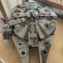 LEGO Star Wars Millennium Falcon 7525 Set 
